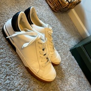 White sneakers -size 9
